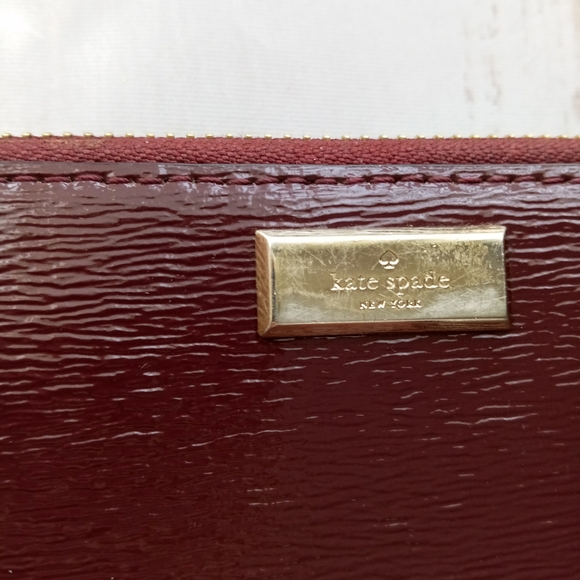 Kate Spade Burgundy textured Patent Leather Zipper Wallet - Picture 2 of 10